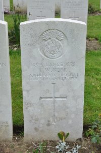 Etaples Military Cemetery - Kerr, T W