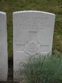 Etaples Military Cemetery - Kerridge, G