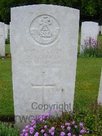 Etaples Military Cemetery - Kershaw, Herbert