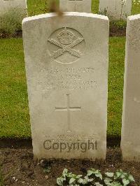 Etaples Military Cemetery - Keyse, T