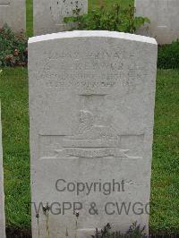 Etaples Military Cemetery - Keyworth, Sydney Travis