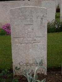 Etaples Military Cemetery - Kimmett, Edward