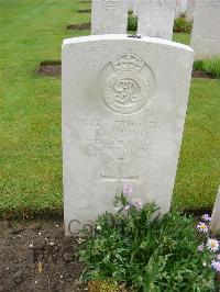 Etaples Military Cemetery - King, Cecil Percival