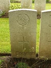 Etaples Military Cemetery - King, D H