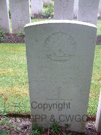 Etaples Military Cemetery - King, George Andrew