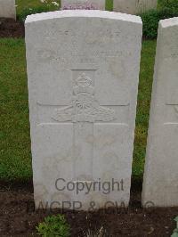 Etaples Military Cemetery - King, George Percy