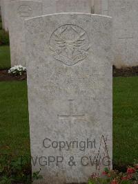 Etaples Military Cemetery - King, George