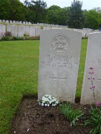 Etaples Military Cemetery - King, Henry William
