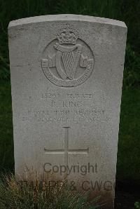 Etaples Military Cemetery - King, Joseph