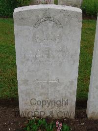 Etaples Military Cemetery - King, Robert Collins