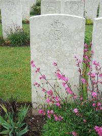 Etaples Military Cemetery - King, Walker