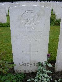 Etaples Military Cemetery - Kirk, George McDonald