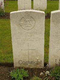 Etaples Military Cemetery - Kirk, George Wilfred