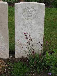 Etaples Military Cemetery - Kirtland, Sidney