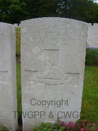 Etaples Military Cemetery - Kitchen, T