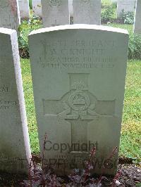 Etaples Military Cemetery - Knight, Arthur Christopher