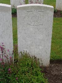 Etaples Military Cemetery - Knight, Ambrose Victor