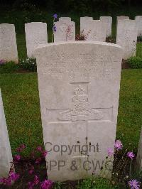 Etaples Military Cemetery - Knight, Bertie John
