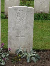Etaples Military Cemetery - Knight, G