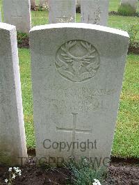 Etaples Military Cemetery - Knight, J