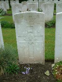 Etaples Military Cemetery - Knight, T