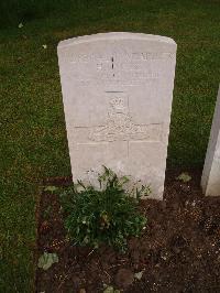 Etaples Military Cemetery - Knock, Harry