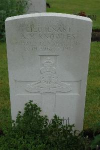 Etaples Military Cemetery - Knowles, Arthur Yalden