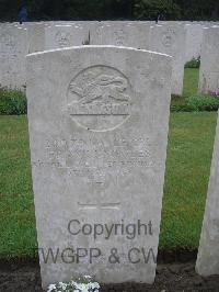 Etaples Military Cemetery - Knowles, Frank