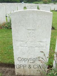 Etaples Military Cemetery - Knowles, William