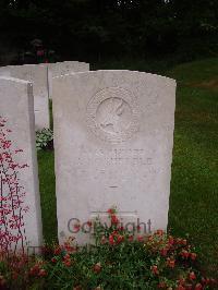 Etaples Military Cemetery - Koshelele, Jacob