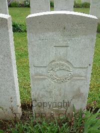 Etaples Military Cemetery - Kroon, William James
