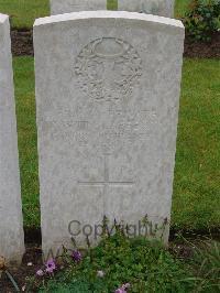 Etaples Military Cemetery - Lafferty, Martin