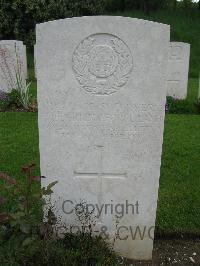 Etaples Military Cemetery - Lamb, Frederick George