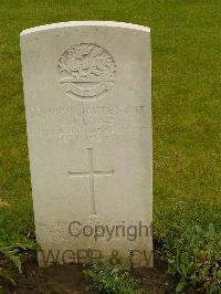 Etaples Military Cemetery - Lane, George James
