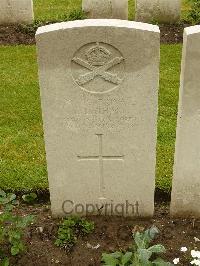Etaples Military Cemetery - Latham, Charles Albert