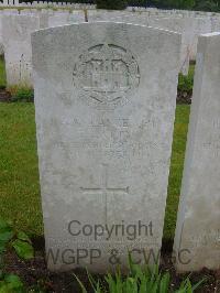 Etaples Military Cemetery - Latta, Thomas