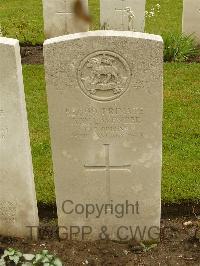 Etaples Military Cemetery - Lavender, A W