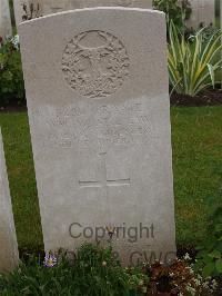Etaples Military Cemetery - Law, W M