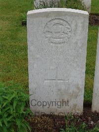 Etaples Military Cemetery - Lawrence, Gilbert Hall