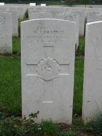 Etaples Military Cemetery - Lawrence, W