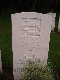 Etaples Military Cemetery - Lawson, Reginald