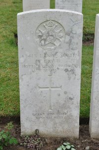 Etaples Military Cemetery - Layhe, Ernest