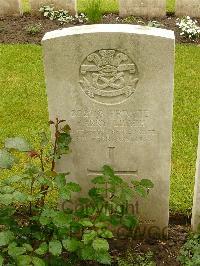 Etaples Military Cemetery - Leach, Harry