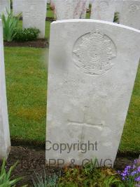 Etaples Military Cemetery - Leach, John Norman