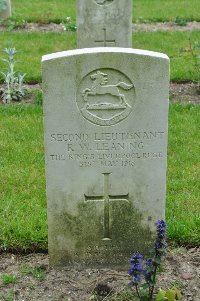 Etaples Military Cemetery - Leaning, Reginald William