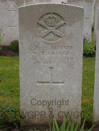 Etaples Military Cemetery - Leaper, W G