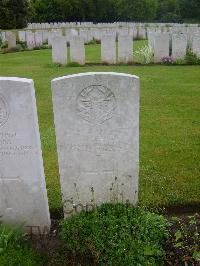 Etaples Military Cemetery - Leask, R