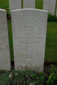 Etaples Military Cemetery - Lee, Herbert