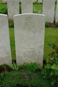Etaples Military Cemetery - Lee, James