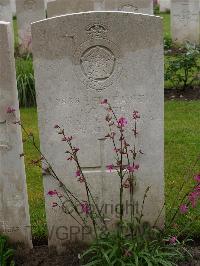 Etaples Military Cemetery - Lee, J G